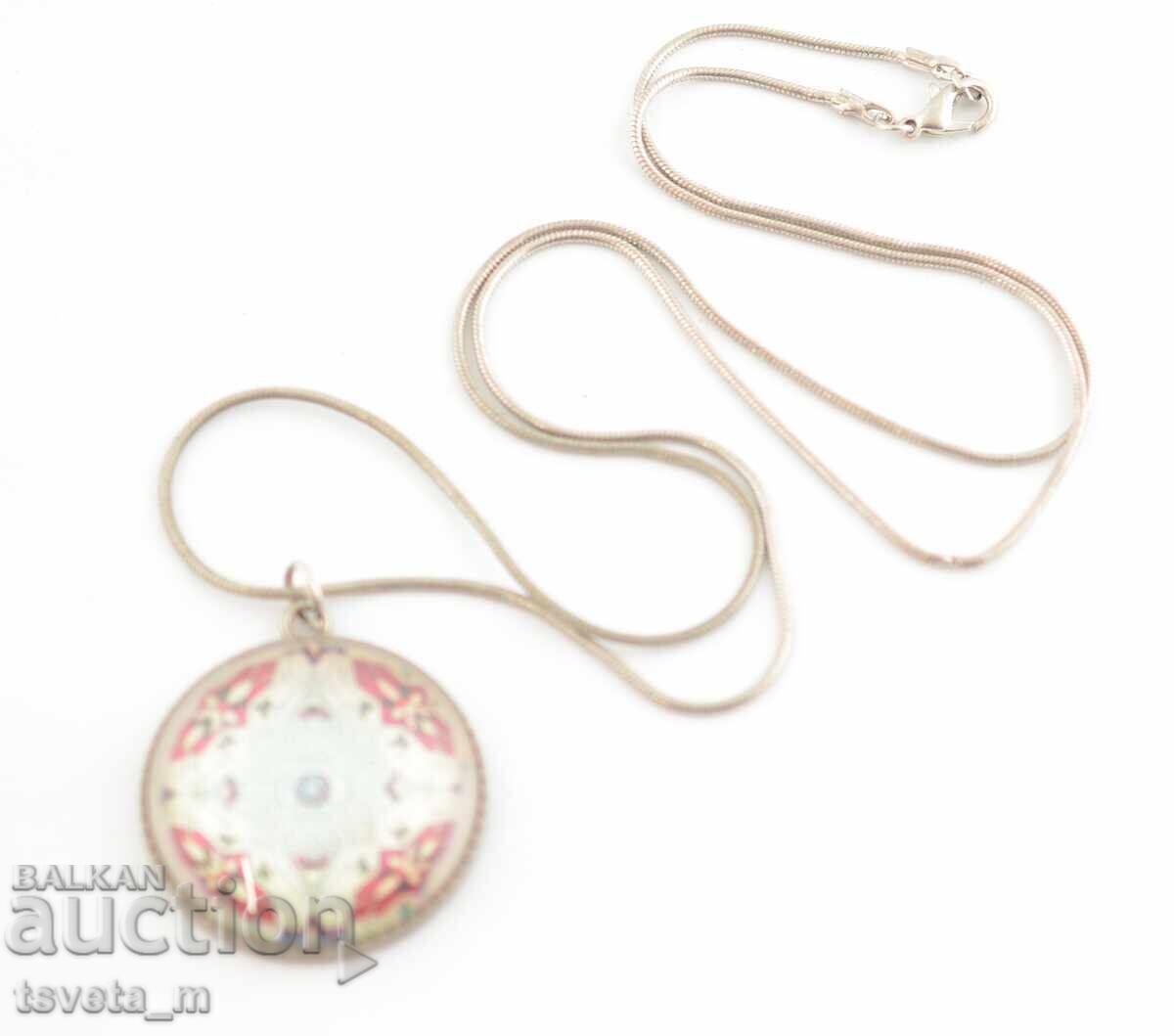 Colier, lănțișor cu medalion de sticlă
