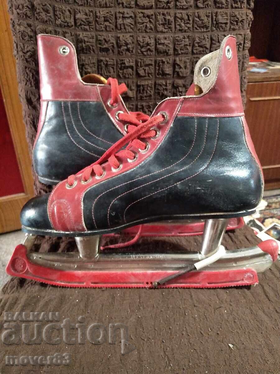 Patinaj pe gheață "FOS-Meteor". Număr 43 cu preț 9.99 BGN | € 5.11