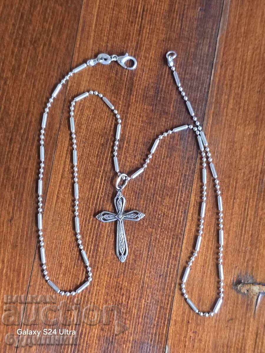 Ασημένια αλυσίδα με μενταγιόν. Ασήμι 925. 47εκ. Πωλούνται πάνω από 100 με τιμή 28.99 BGN | € 14.82