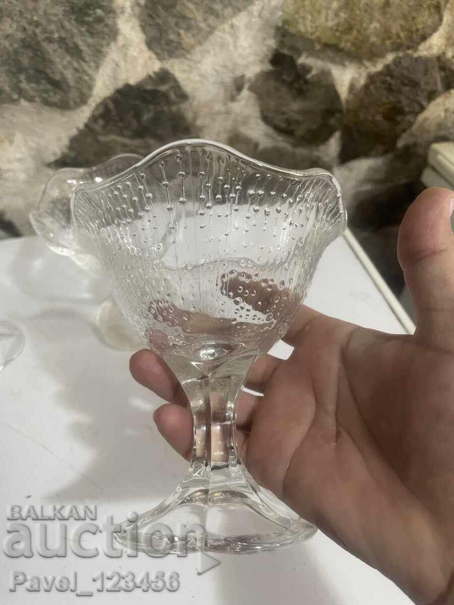 Delivery of Old sundae glasses, 4 pieces