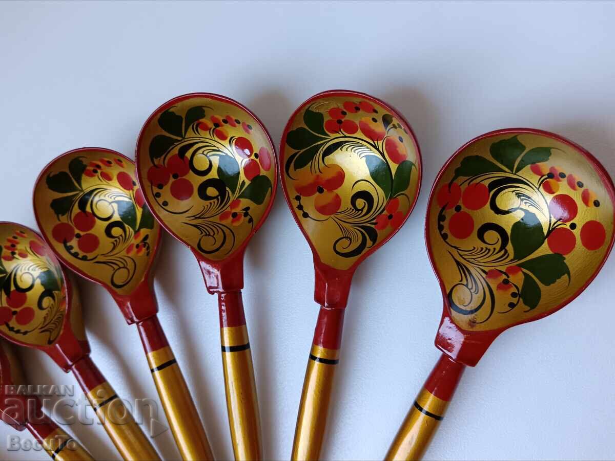 Delivery of Russian wooden Khokhloma spoons, excellent condition
