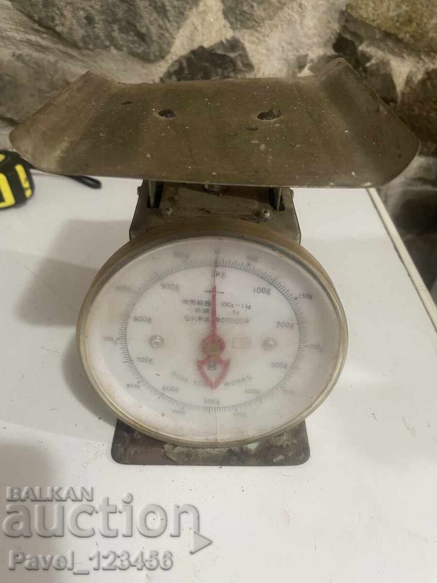 Παλιό, μεταλλικό ζύγι