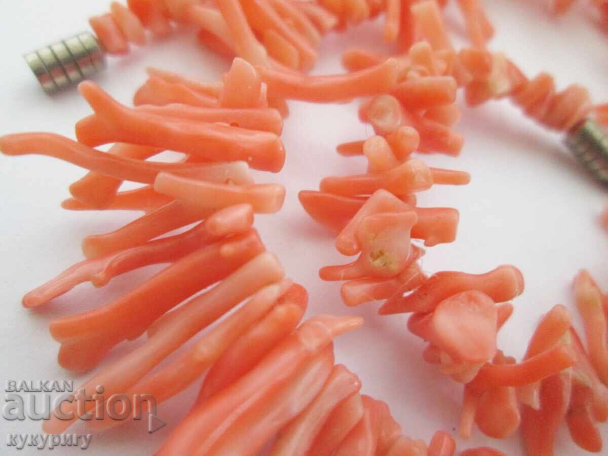 Vintage Women's Necklace Pendant Jewelry Natural Red Coral - 5