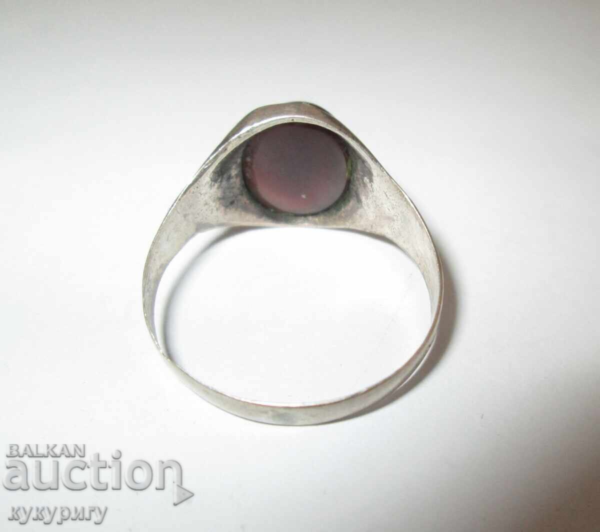 Παράδοση Παλαιό Αναγεννησιακό ασημένιο δαχτυλίδι με πέτρα Αχάτη