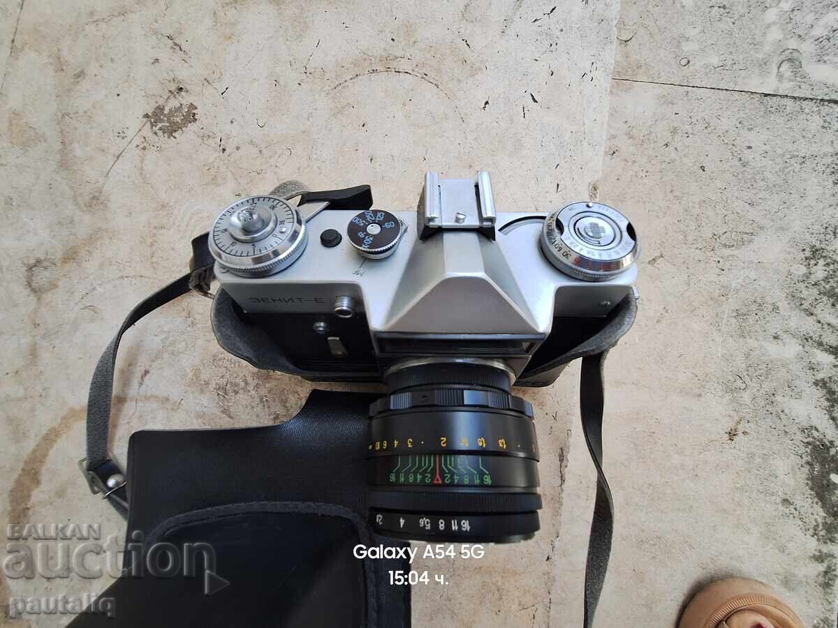 APARAT FOTO ZENIT -E cu preț 80.00 BGN | € 40.90