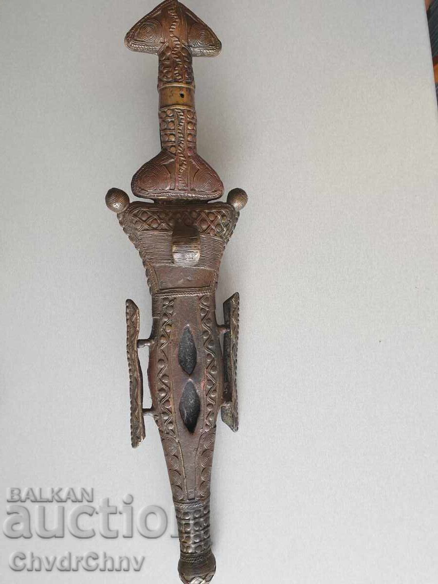 Бронзов кинжал-кама с кания/стар африкански ритуален нож с цена 1000.00 лв. | € 511.29