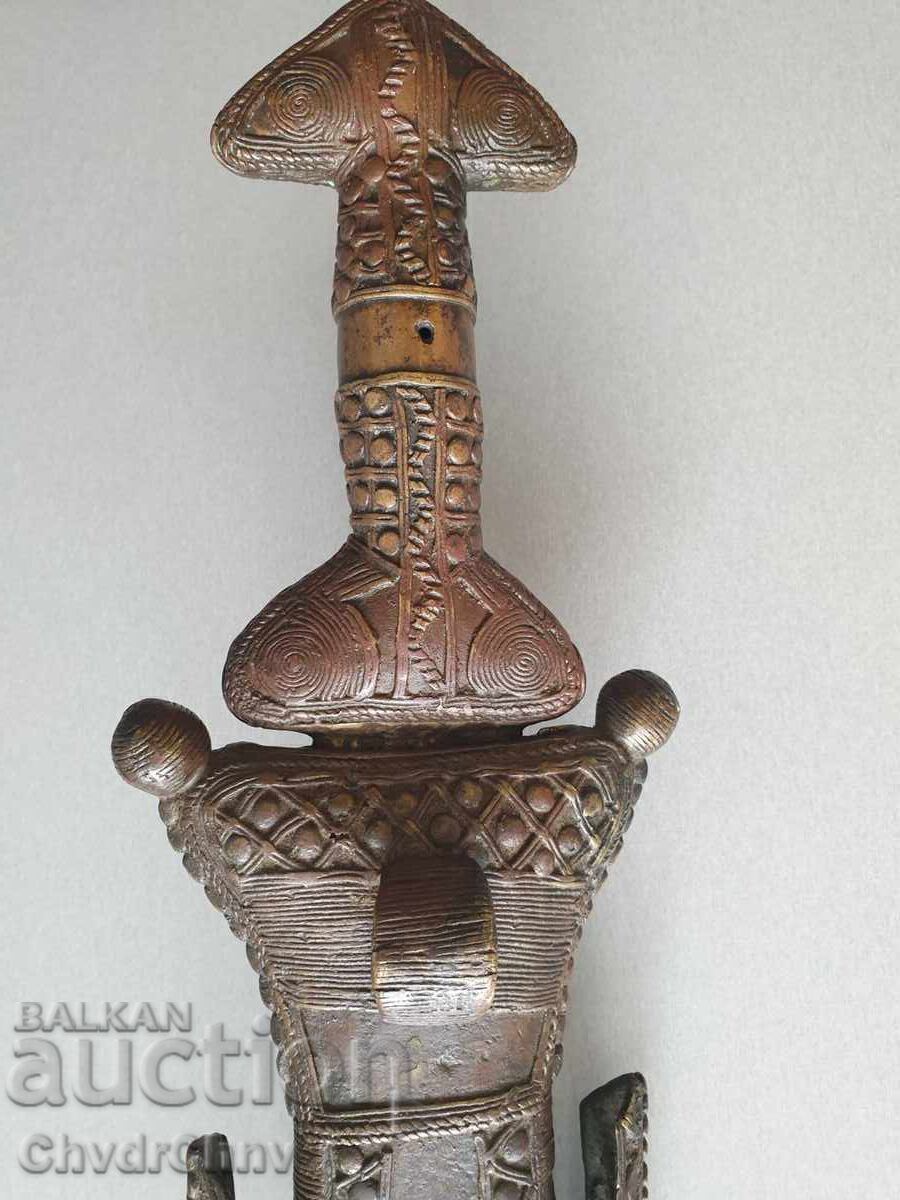 Livrarea Pumnal-pumnal de bronz cu teacă/cuțit ritual african vechi