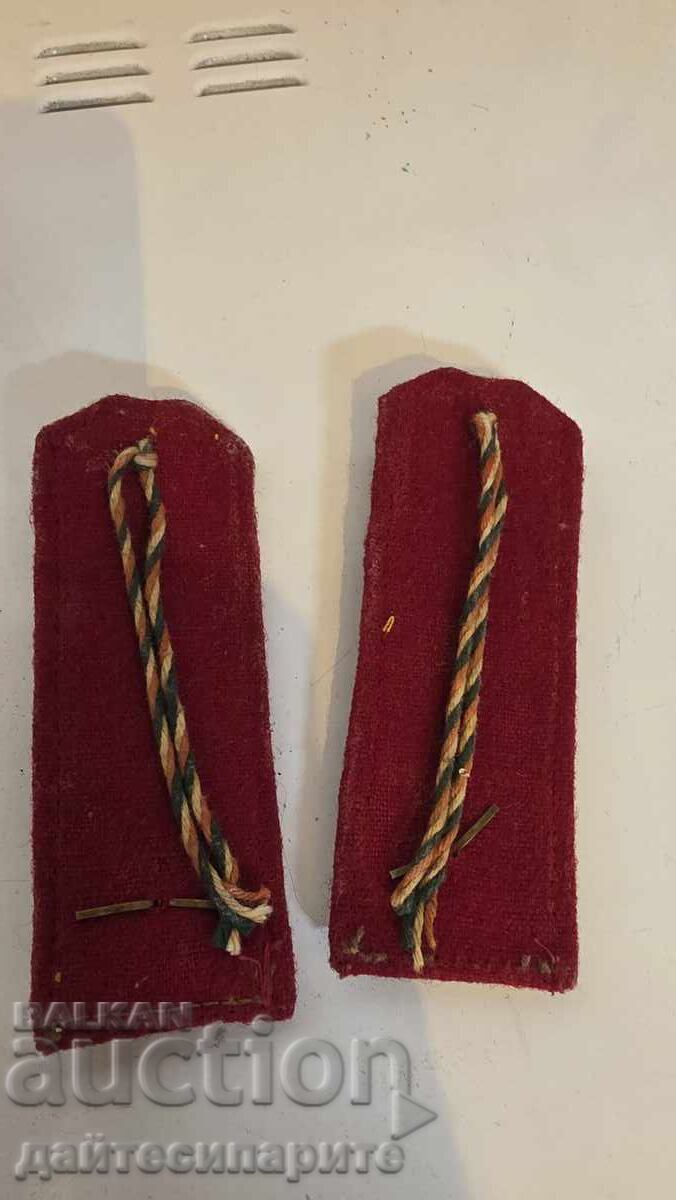 Epoleți BA cu preț 300.00 BGN | € 153.39