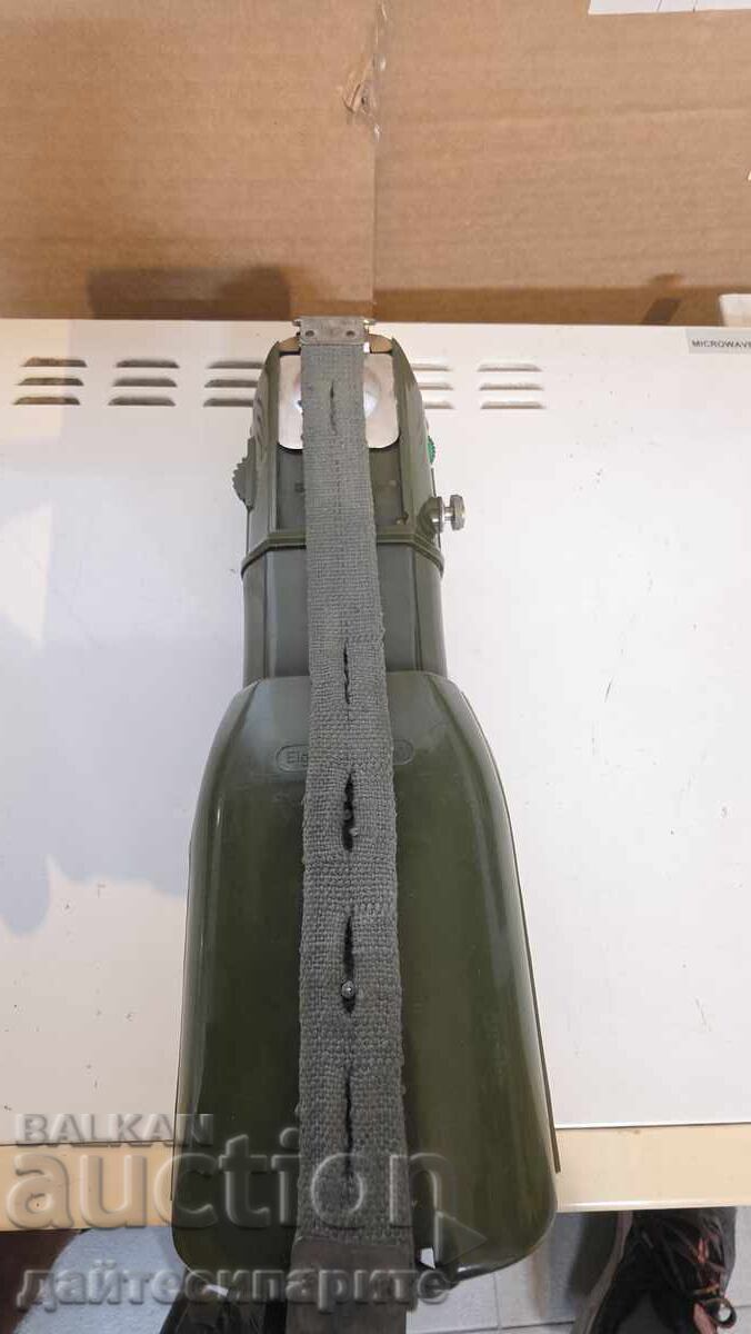 Стар сигнален фенер със зареждане и различни светлини с цена 100.00 лв. | € 51.13