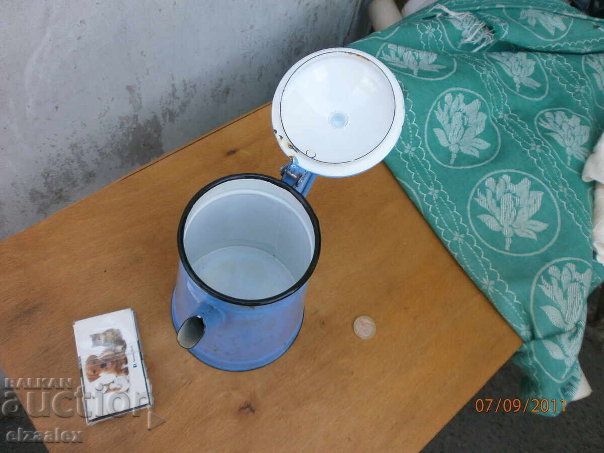 Σπάνια μεταλλική κανάτα ΛΔΒ με τιμή 40.00 BGN | € 20.45 Σπάνια μεταλλική κανάτα ΛΔΒ με τιμή 40.00 BGN | € 20.45