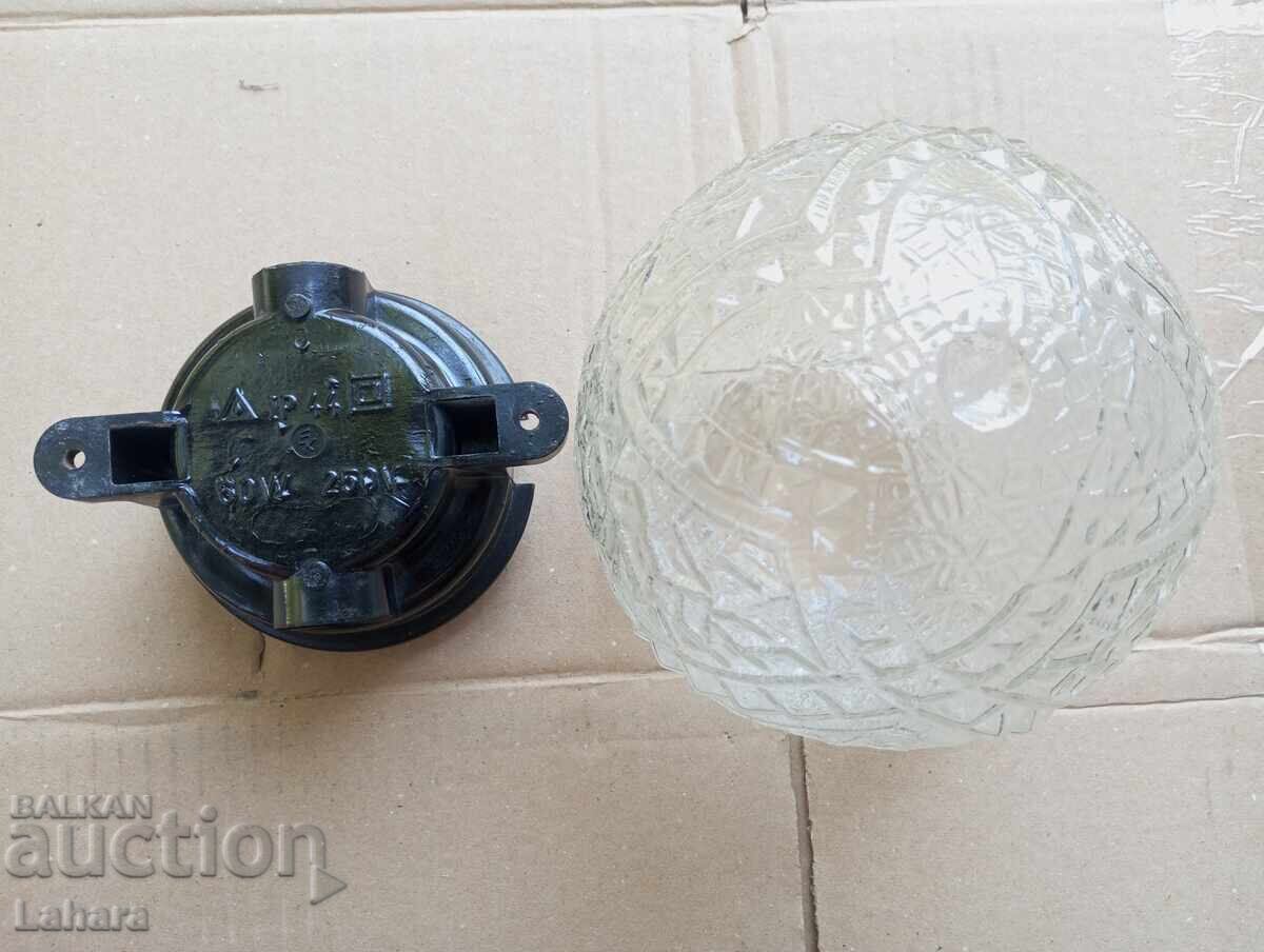 Lampă rezistentă la umezeală din perioada socialistă - 6 Lampă rezistentă la umezeală din perioada socialistă - 6