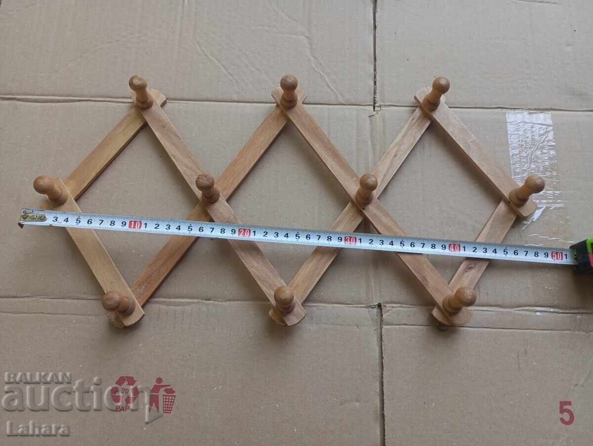 Ρετρό ξύλινη κρεμάστρα - 5