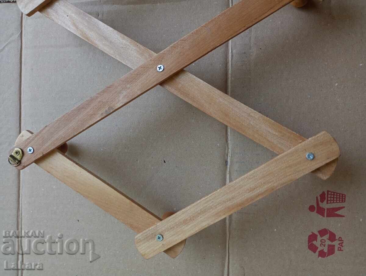 Ρετρό ξύλινη κρεμάστρα - 7