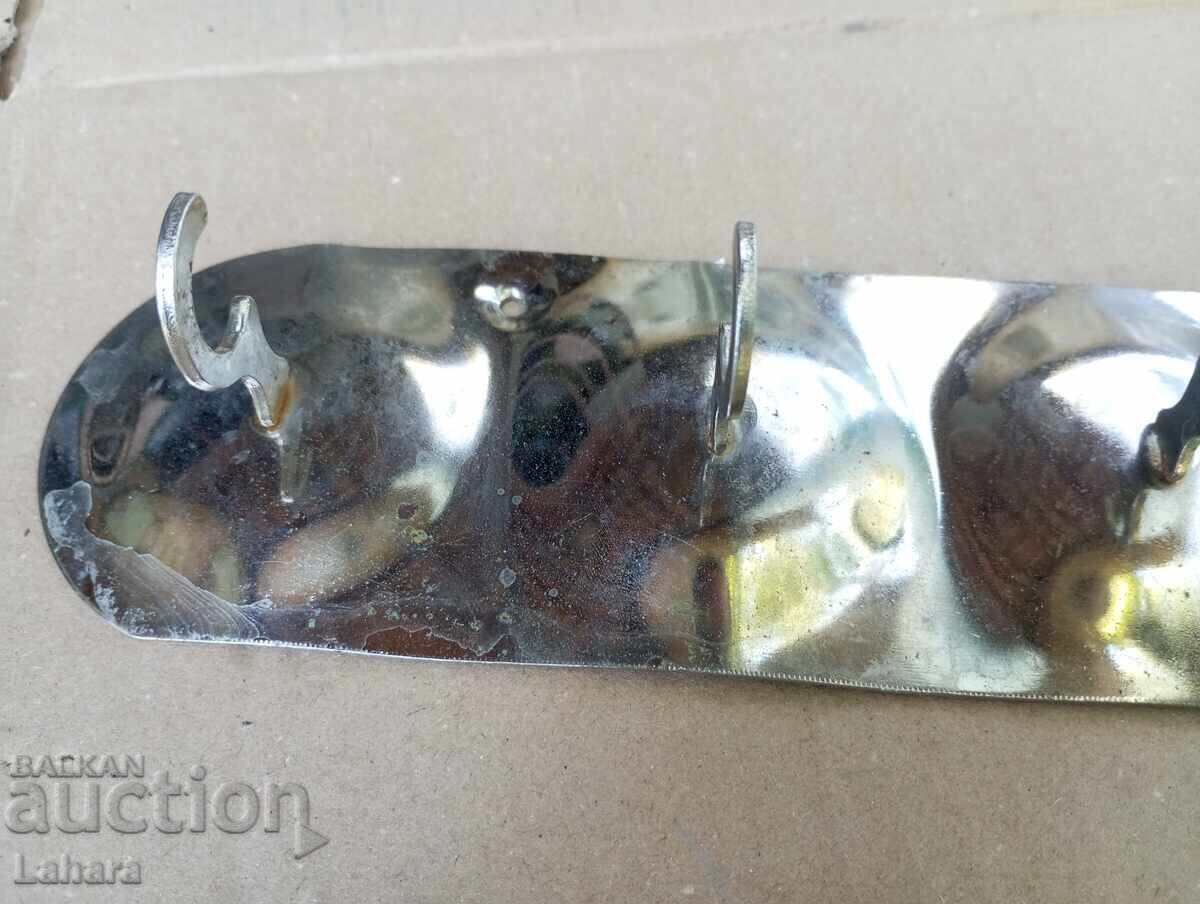 Licitație Umeraș metalic cromat Licitație Umeraș metalic cromat