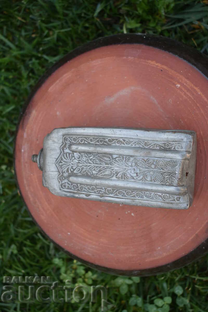 Αναγεννησιακό κασσιτερο-μολυβδένιο παγούρι με τιμή 220.00 BGN | € 112.48 Αναγεννησιακό κασσιτερο-μολυβδένιο παγούρι με τιμή 220.00 BGN | € 112.48