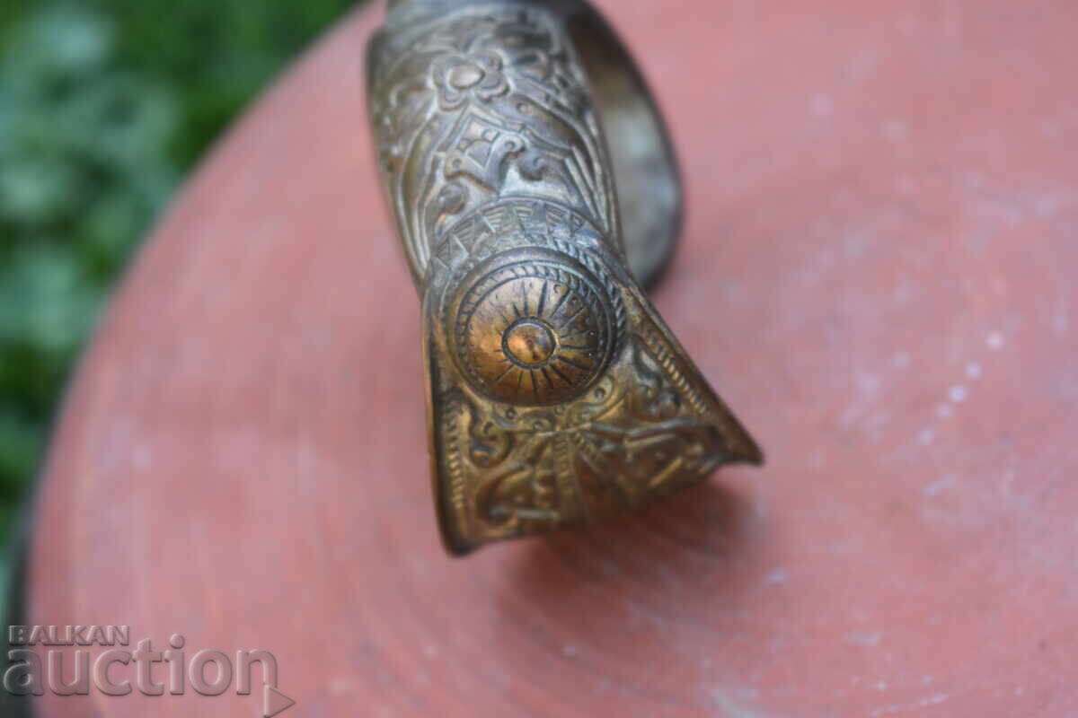 Γρίβνα σφενδόνα με τιμή 300.00 BGN | € 153.39