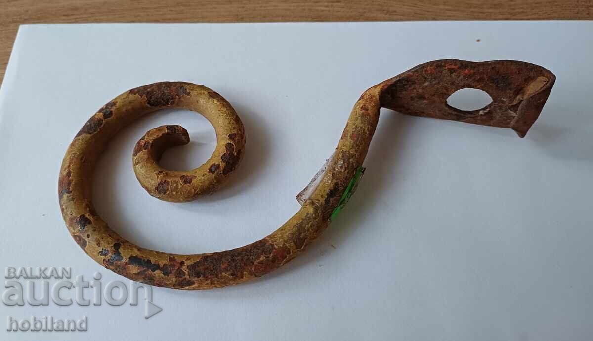 Αναγεννησιακό χειροποίητο σφυρήλατο στοιχείο με τιμή € 2.00 | 3.91 BGN