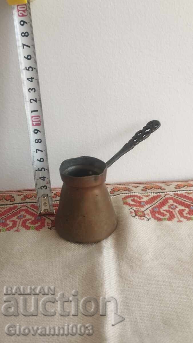 Παράδοση Παλιό χάλκινο βραστήρα