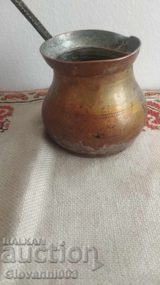 Auction Old copper kettle Auction Old copper kettle