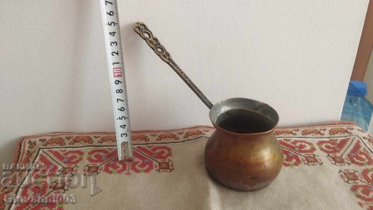 Delivery of Old copper kettle Delivery of Old copper kettle