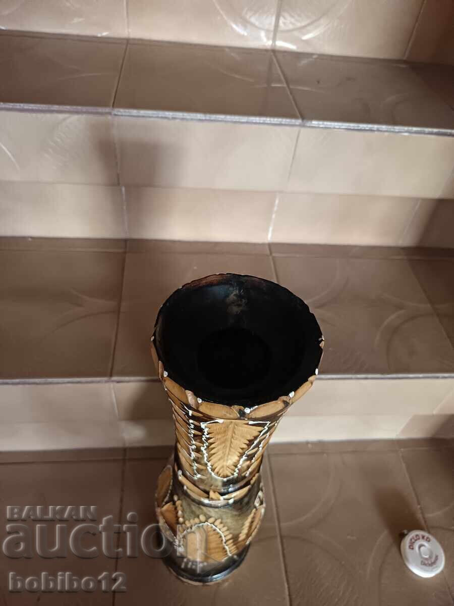 Доставка на Дървена декоративна ваза 40см.