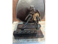 Дървена фигура статуетка