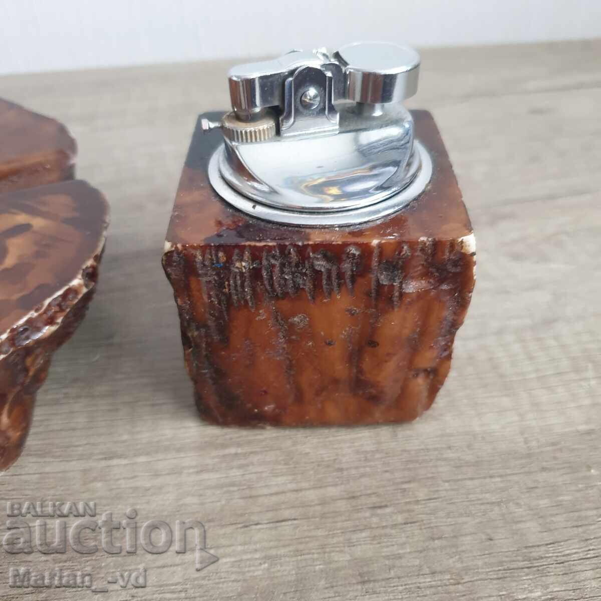 Комплект пепелник и запалка с цена 40.00 лв. | € 20.45 Комплект пепелник и запалка с цена 40.00 лв. | € 20.45