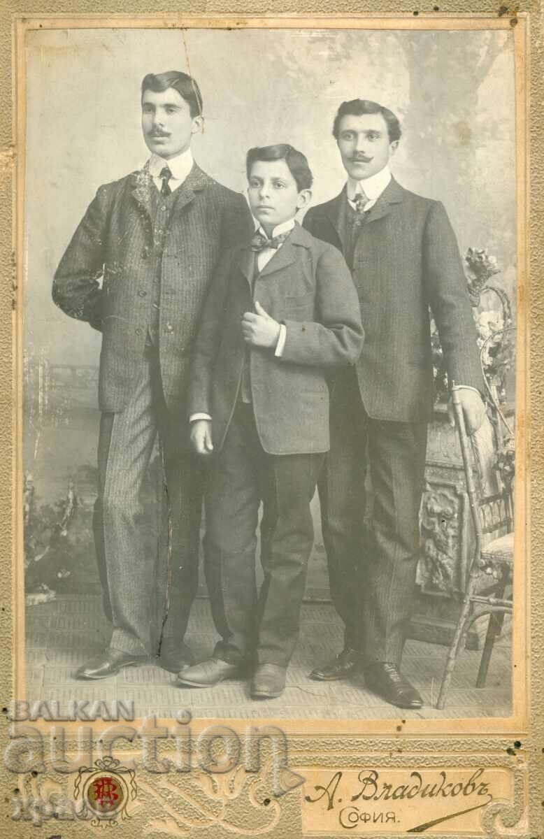 OLD PHOTOGRAPH - CARDBOARD - A.VLADIKOV - SOFIA - 0490
