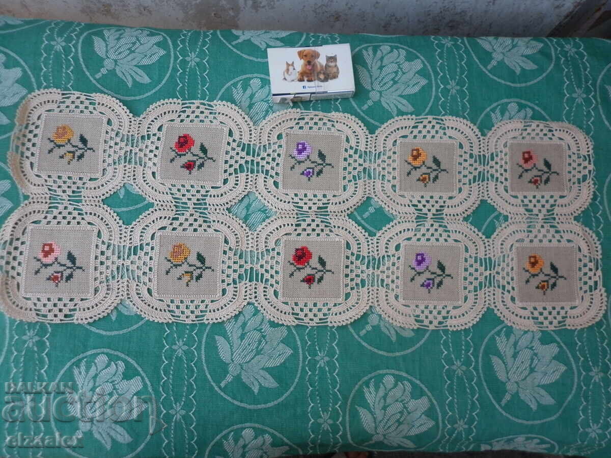 Κάλυμμα κεντημένο εξαιρετικό με τιμή 20.00 BGN | € 10.23