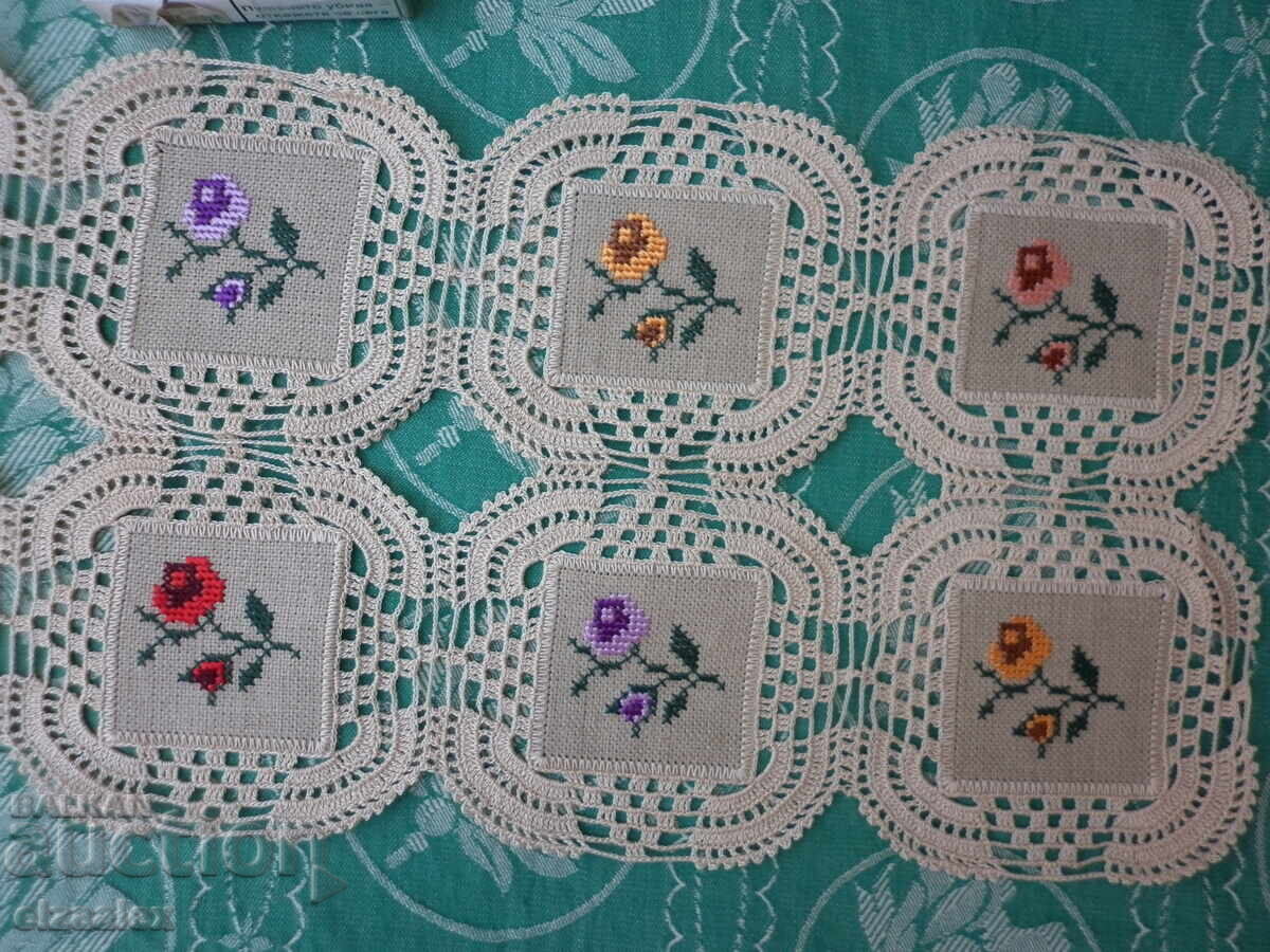 Παράδοση Κάλυμμα κεντημένο εξαιρετικό