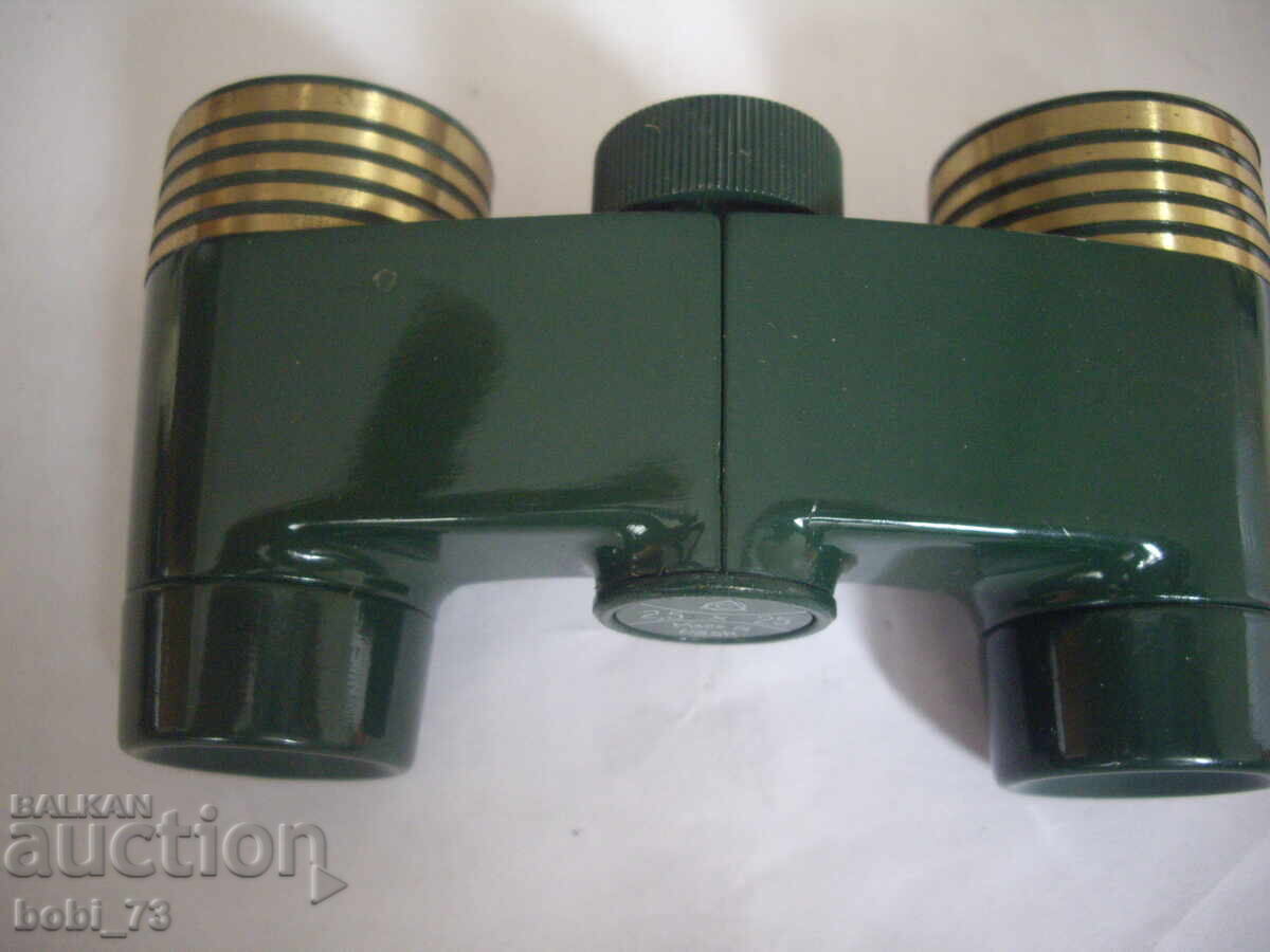 Μικρό ρωσικό θεατρικό κιάλι με τιμή 35.00 BGN | € 17.90