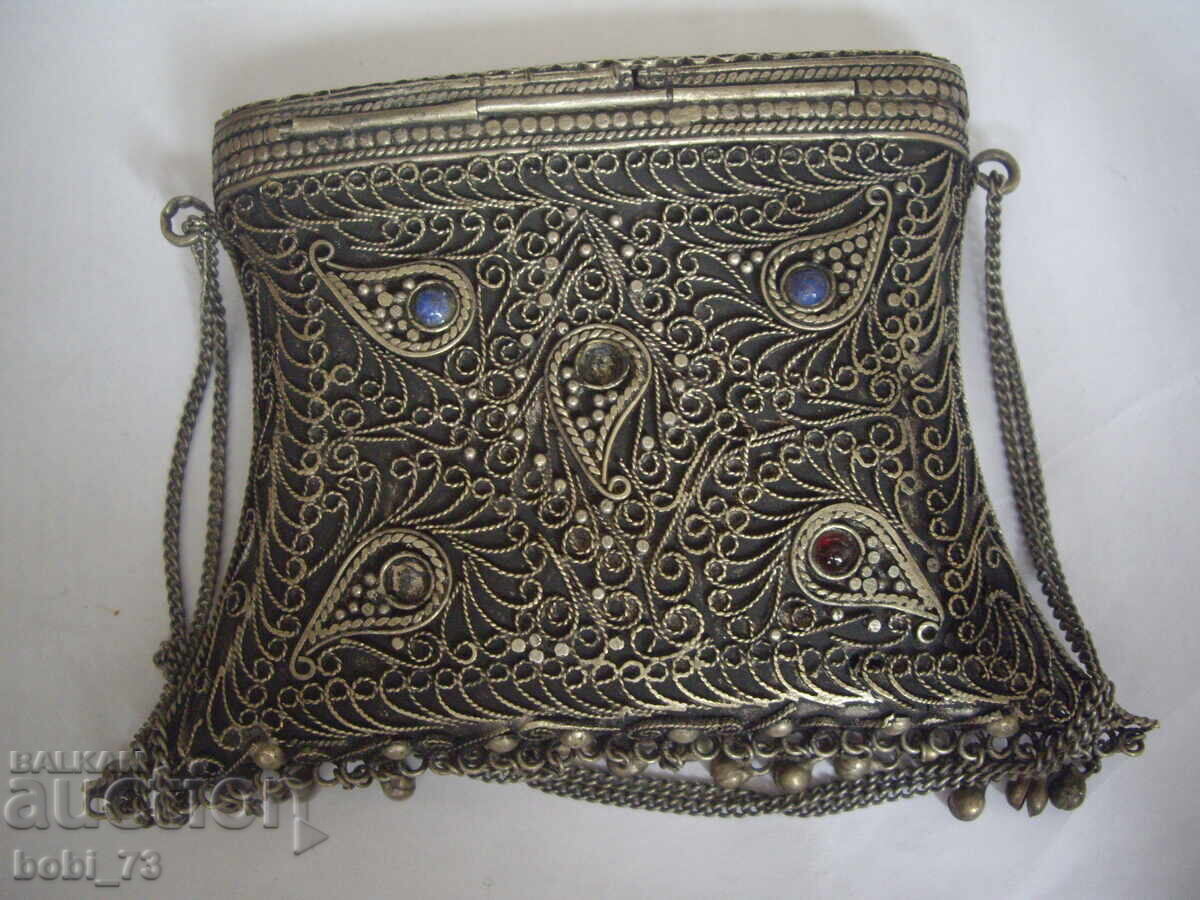 Аукцион Стара сачанена барутница.