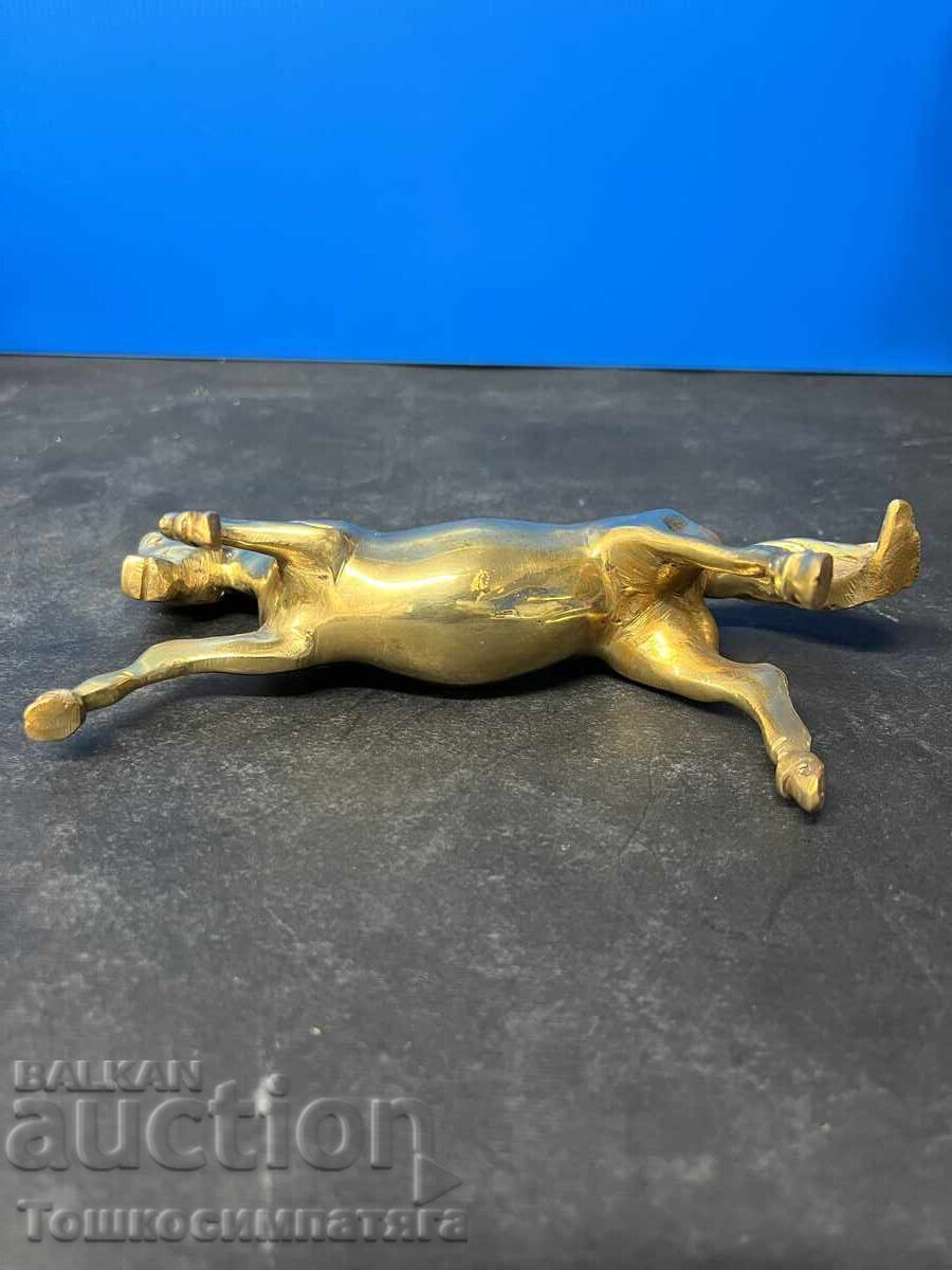 Παράδοση Όμορφο, χάλκινο άλογο