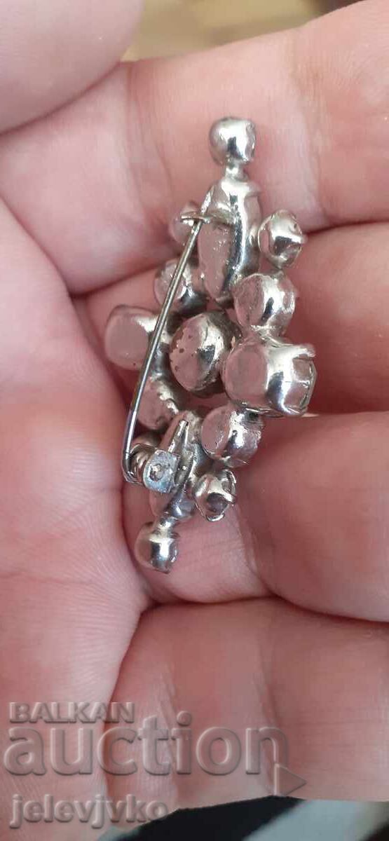 Παράδοση Μια καρφίτσα