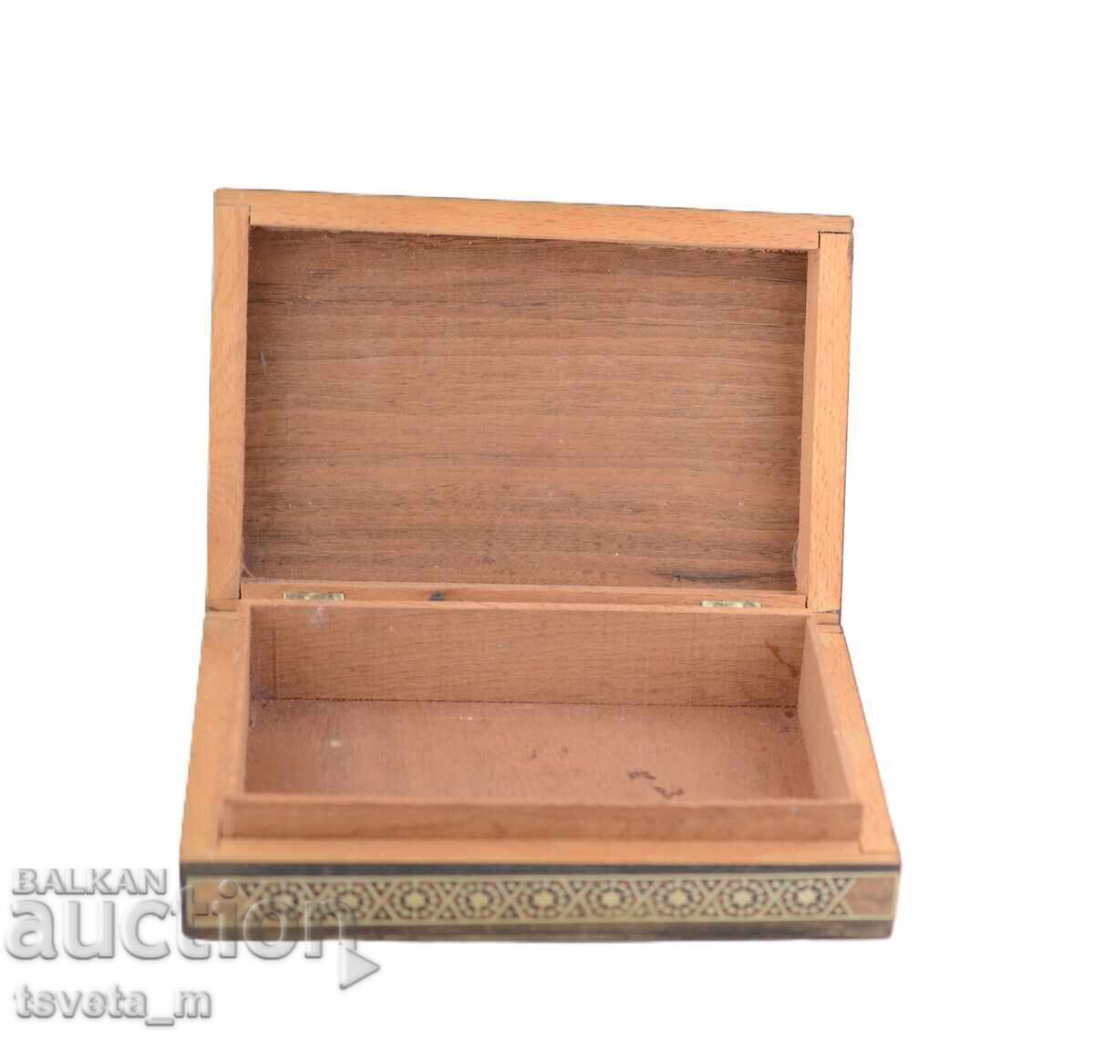 Παράδοση Ξύλινο κουτί με ένθετα από μαργαριτάρι και κόκαλο