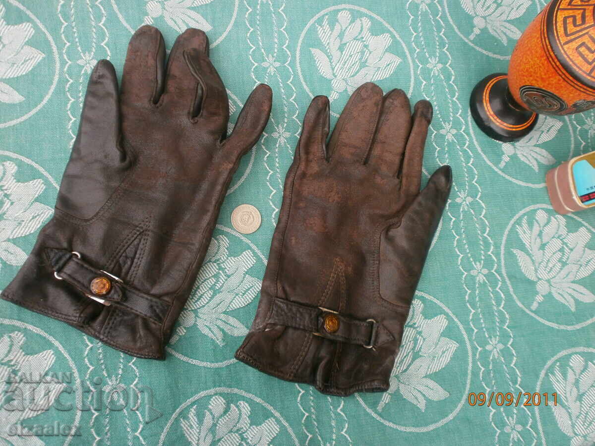 Auction  Parachuting Gloves NRB