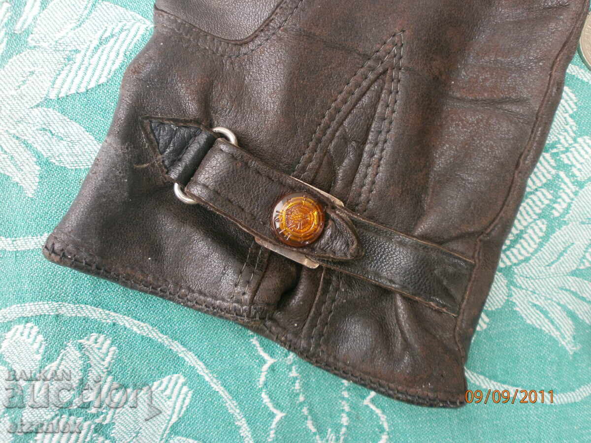 Delivery of Parachuting Gloves NRB