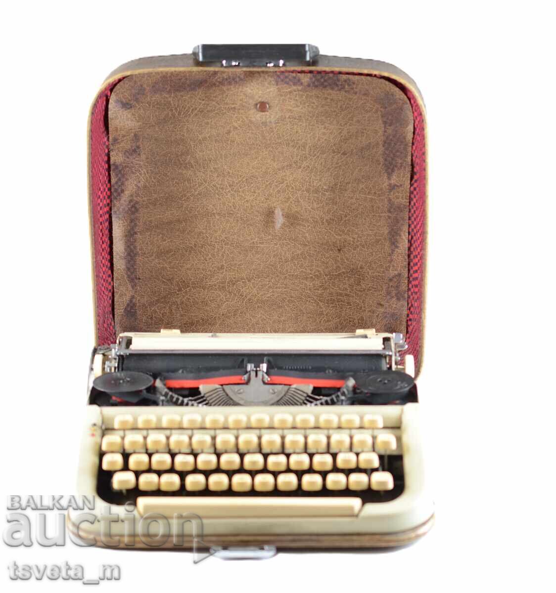 Mașină de scris chirilică soc - funcționează