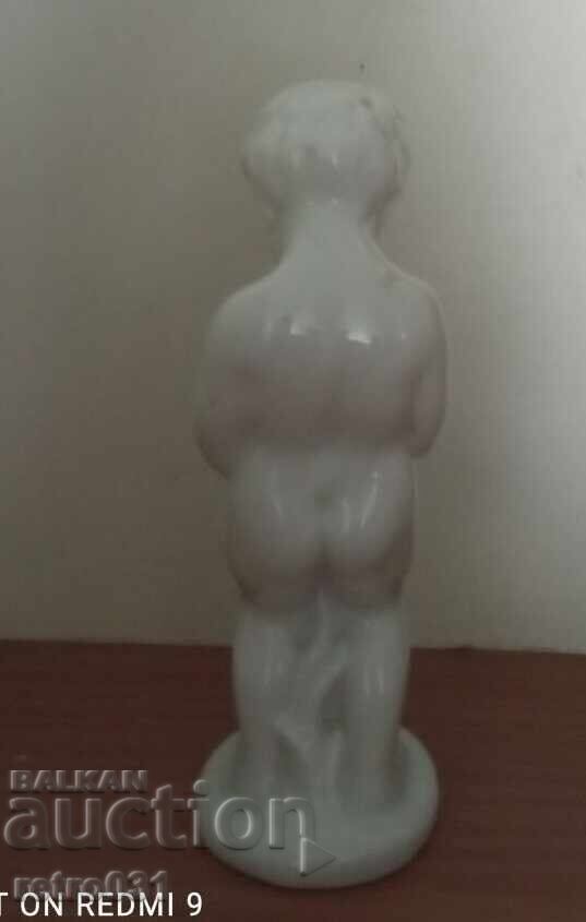 Figurină veche de porțelan Băiatul care face pipi. Europa - 5