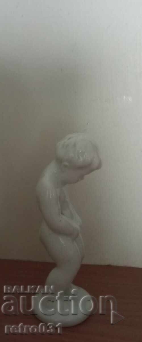 Figurină veche de porțelan Băiatul care face pipi. Europa - 6