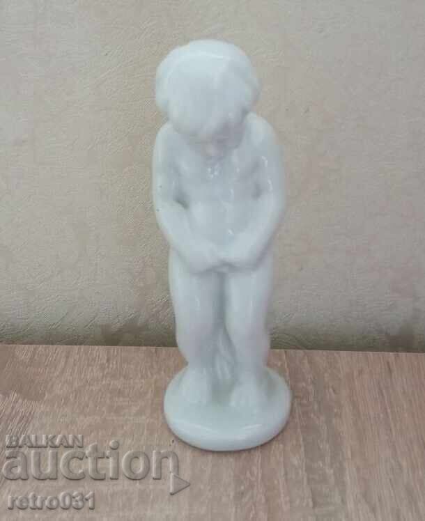 Figurină veche de porțelan Băiatul care face pipi. Europa