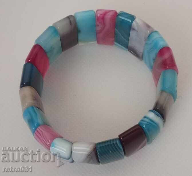 BRĂȚARĂ DIN PIETRE NATURALE: AGAT multicolor cu preț 44.00 BGN | € 22.50 BRĂȚARĂ DIN PIETRE NATURALE: AGAT multicolor cu preț 44.00 BGN | € 22.50