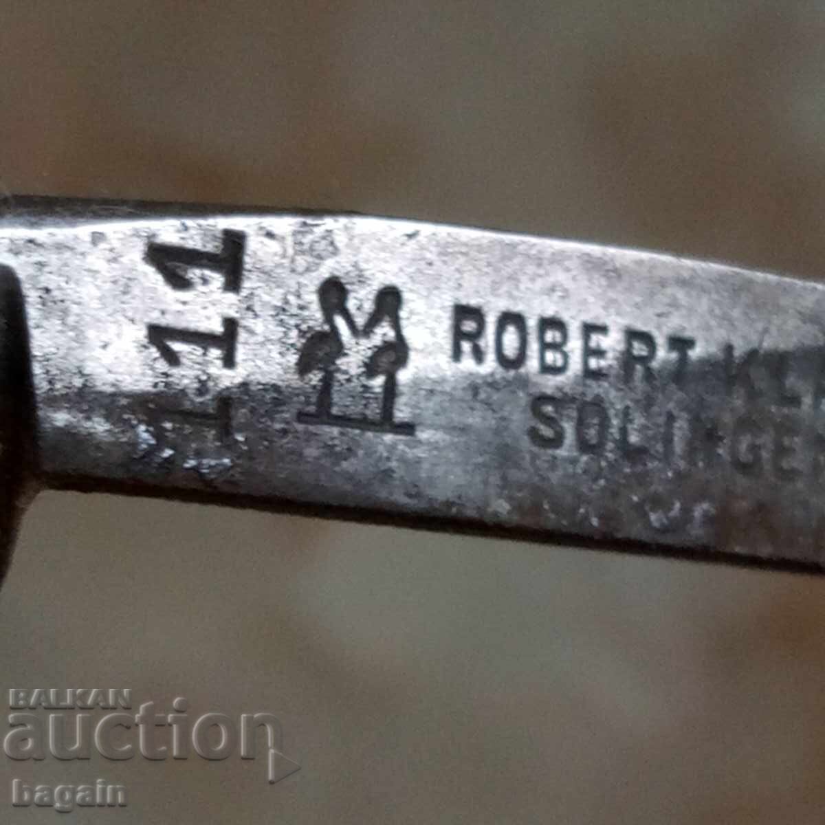 Ras de Robert Klaas. Bachelita cu preț 40.00 BGN | € 20.45