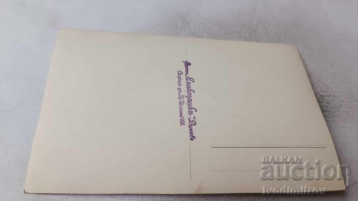 Φωτογραφία Δύο κοριτσάκια με τιμή 1.65 BGN | € 0.84