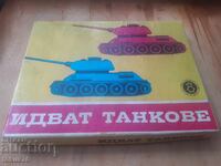 Joc de masă bulgăresc vechi - Vin tancuri