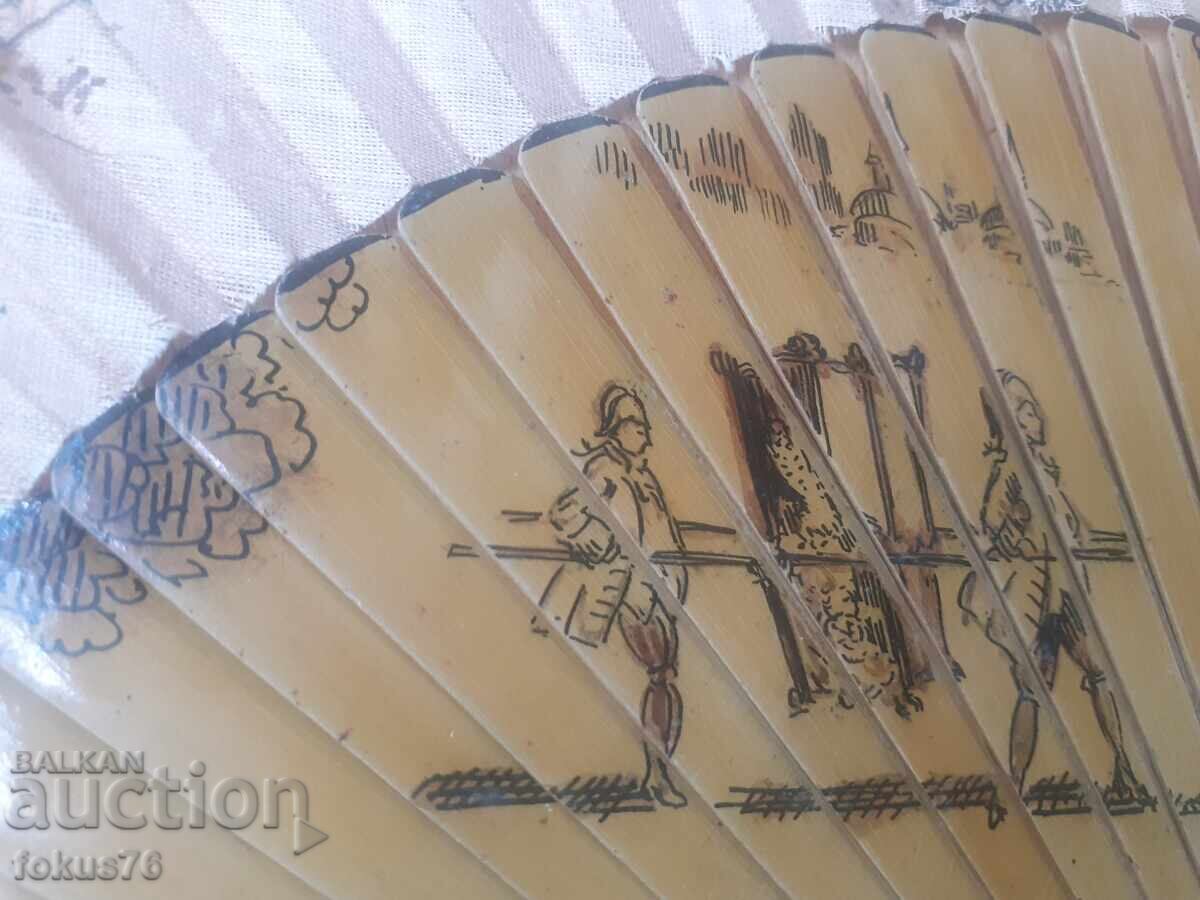 Παράδοση Παλιό γυναικείο βεντάλι 19ου αιώνα, ξύλο και μετάξι, χειροποίητο ζωγραφισμένο