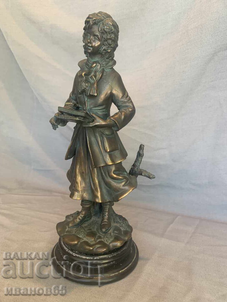 Figure statuette of a student with price 60.00 BGN | € 30.68 Figure statuette of a student with price 60.00 BGN | € 30.68