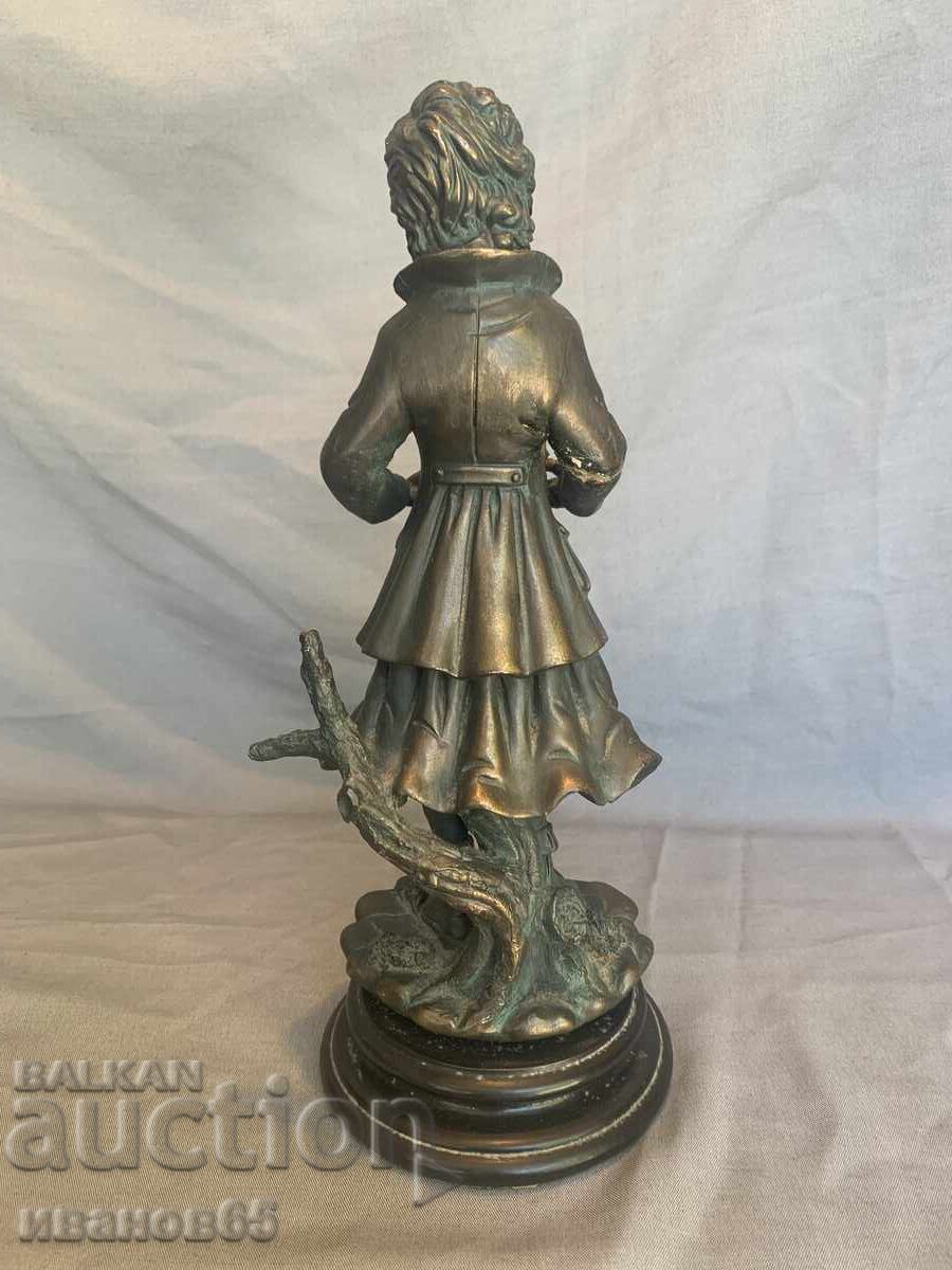 Delivery of Figure statuette of a student Delivery of Figure statuette of a student