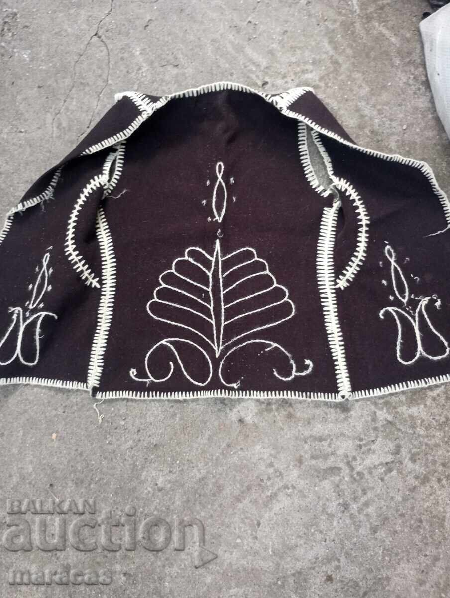 Haine vechi, ie și pantaloni largi cu preț € 40.90 | 79.99 BGN