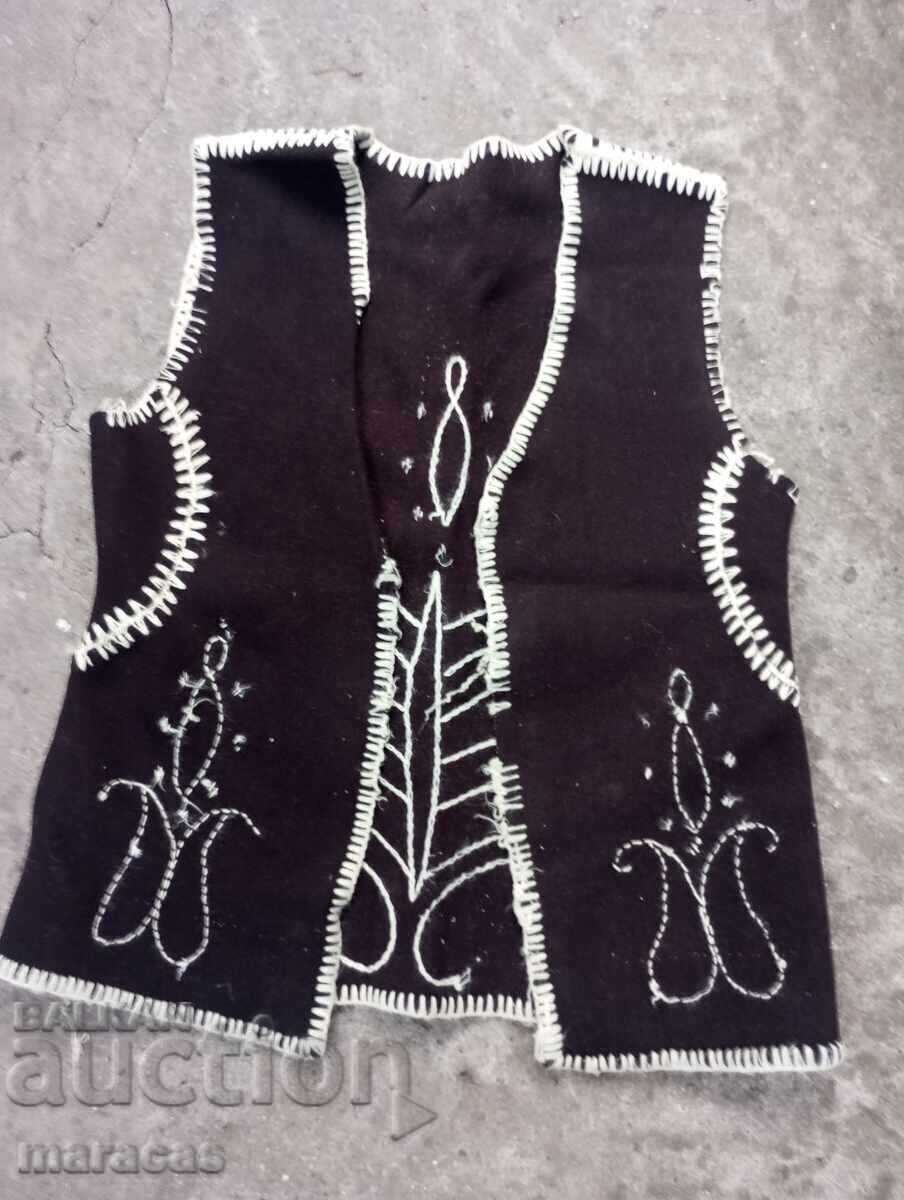 Haine vechi, ie și pantaloni largi